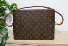 Load image into Gallery viewer, Vintage Louis Vuitton Beauty Cosmetic Make Up Monogram Hard Train Trunk Case Shoulder Bag Box 1980s
