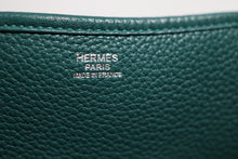 Load image into Gallery viewer, RARE TGM! Hermes Taurillon Clemence Evelyne TGM Malachite Crossbody Bag
