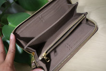 Load image into Gallery viewer, Louis Vuitton Monogram Empreinte Turtledove Zippy Zip All Around Long Wallet
