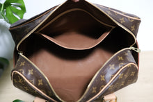 Load image into Gallery viewer, Newer Model Authentic Louis Vuitton Carryall Monogram Duffle Travel Weekend Bag
