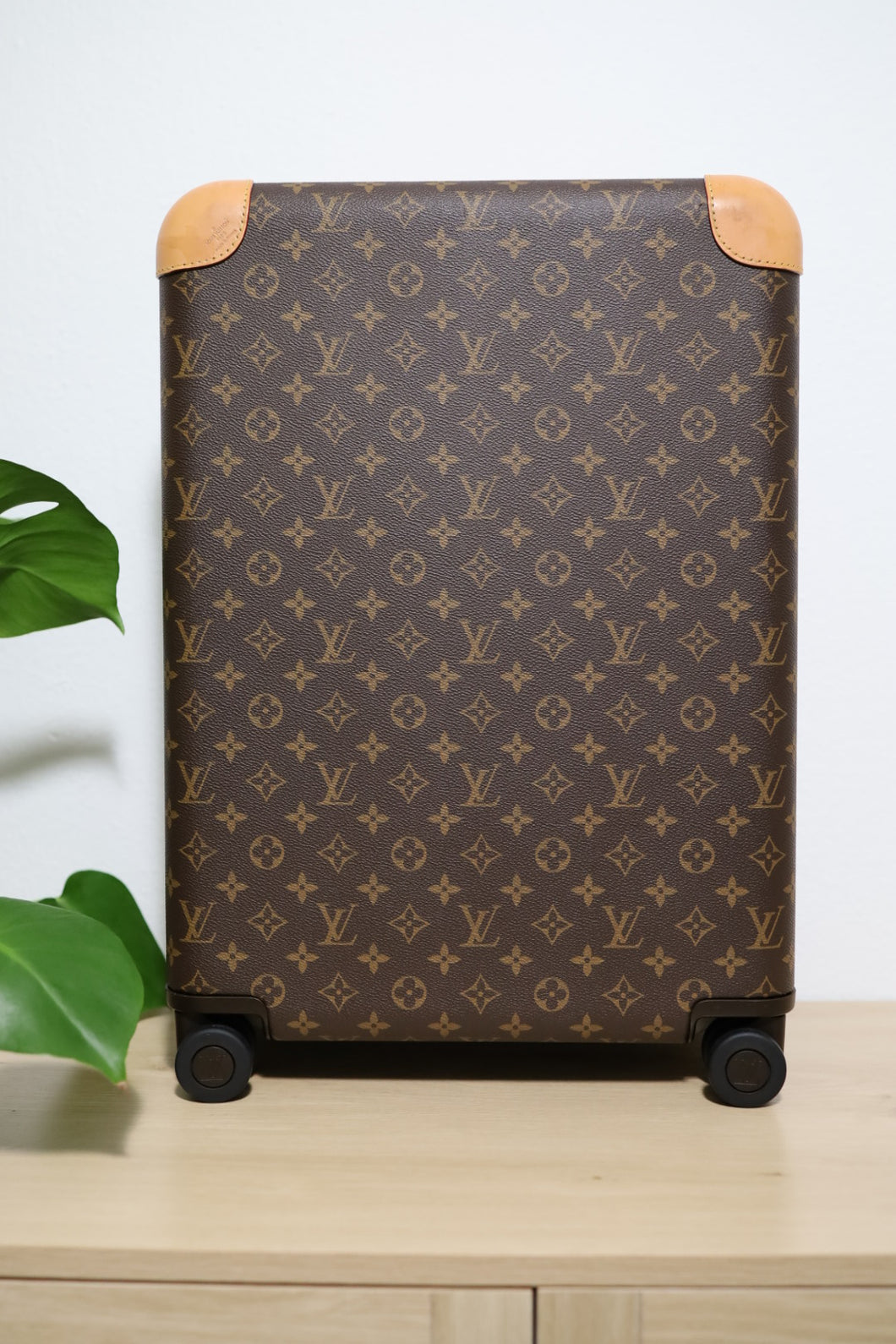 Authentic Louis Vuitton Monogram Horizon 55 Travel Rolling Luggage