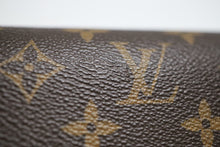 Load image into Gallery viewer, Authentic Louis Vuitton Monogram Horizon 55 Travel Rolling Luggage
