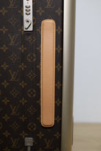 Load image into Gallery viewer, Authentic Louis Vuitton Monogram Horizon 55 Travel Rolling Luggage
