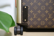 Load image into Gallery viewer, Authentic Louis Vuitton Monogram Horizon 55 Travel Rolling Luggage
